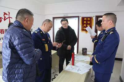 隨州市消防救援支隊聯(lián)合市場監(jiān)督管理局開展“3.15”消防產(chǎn)品專項檢查行動